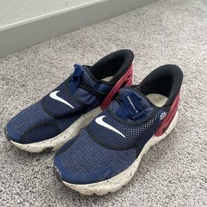 Nike fly ease sneakers